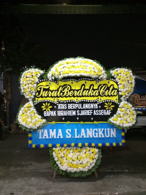 Papan Bunga Duka di Kajai